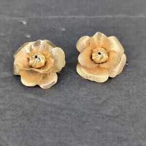 Vintage Gold Tone Openwork Flower Brooch Pins Set Pair Mid-Century Retro